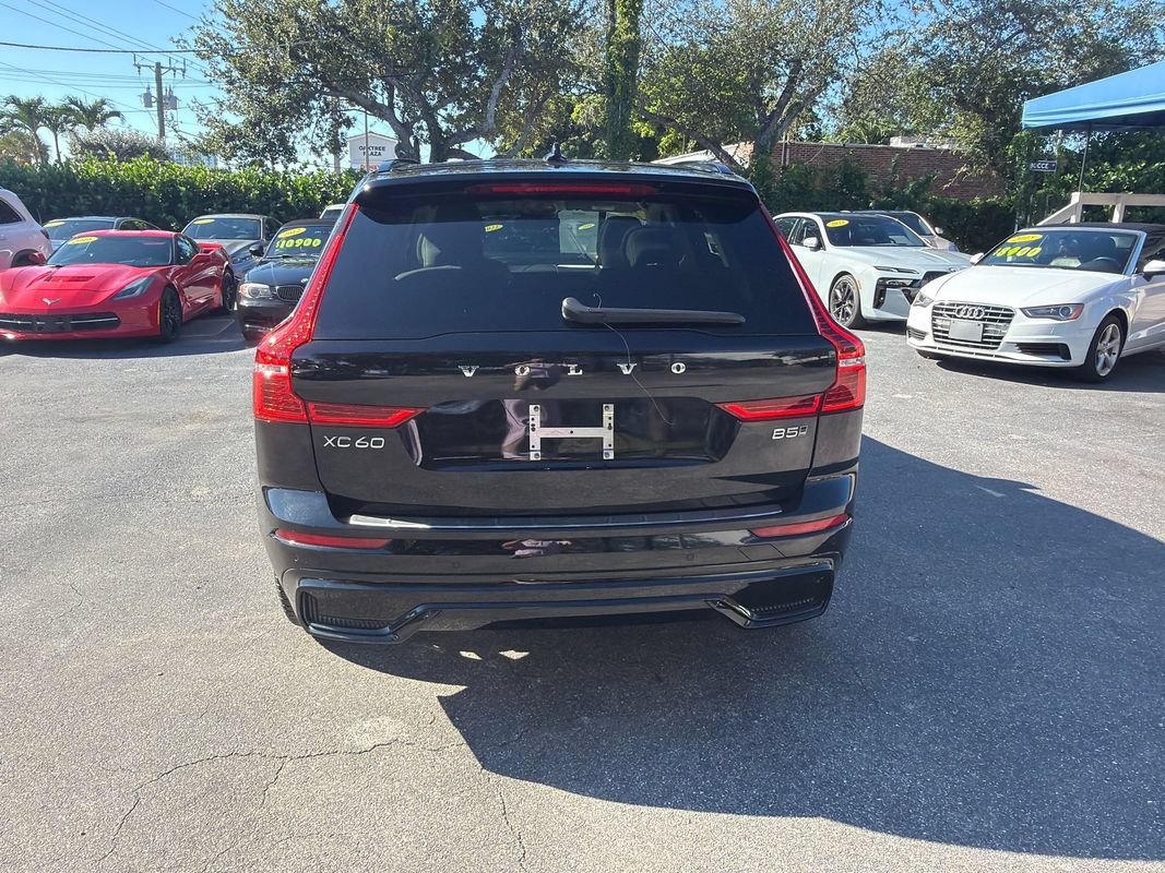 Used 2024 Volvo XC60 B5 Core w/ Protection Package Premier AWD/4WD image 4