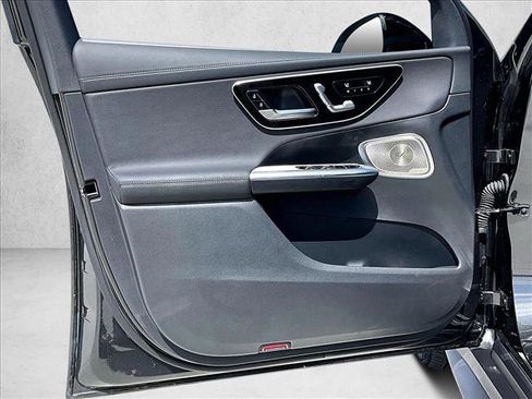 Used 2026 Mercedes-Benz GLC 300 image 18