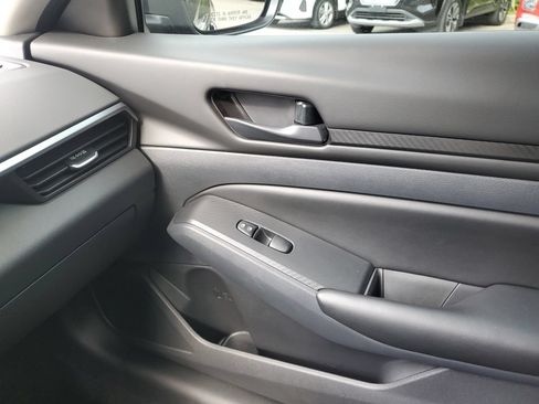 Certified 2025 Nissan Altima 2.5 S FWD image 30