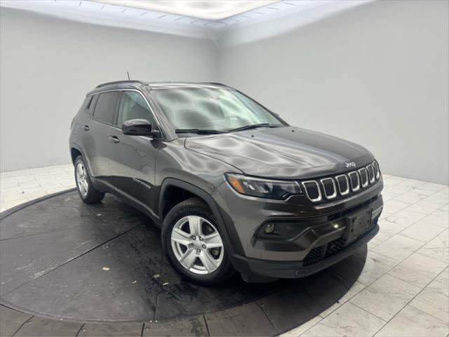 Certified 2022 Jeep Compass Latitude w/ Convenience Group AWD/4WD image 1