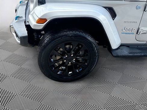 Used 2022 Jeep Wrangler Unlimited Sahara w/ Cold Weather Group image 35