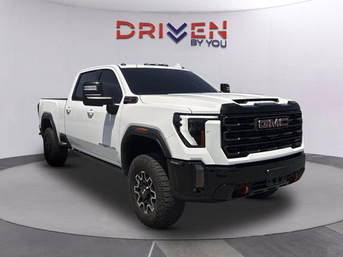 Used 2024 GMC Sierra 2500 AT4X AWD/4WD image 2