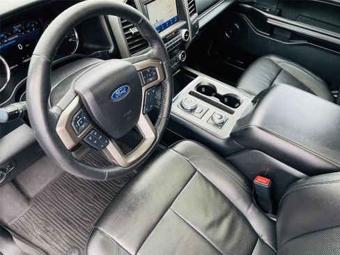 Used 2020 Ford Expedition XLT w/ Equipment Group 202A AWD/4WD image 8