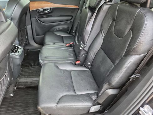 Used 2021 Volvo XC90 T6 Momentum AWD/4WD image 18