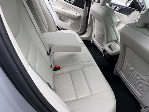 Used 2023 Volvo S60 B5 Plus image 13