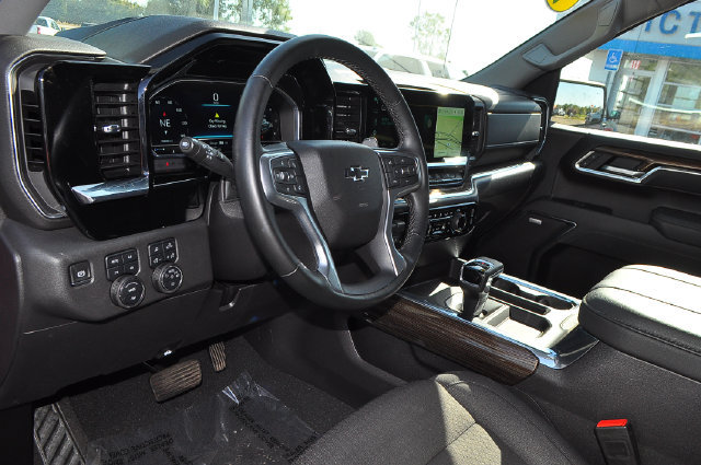 Used 2025 Chevrolet Silverado 1500 RST AWD/4WD image 9