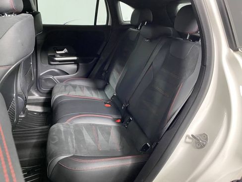 Used 2023 Mercedes-Benz GLA 250 4MATIC image 11