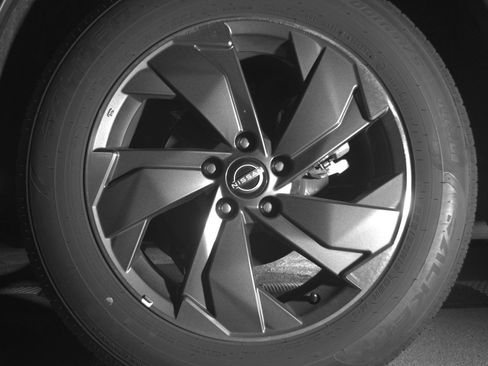 Used 2025 Nissan Rogue SV image 14