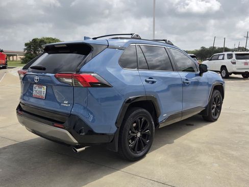 Used 2024 Toyota RAV4 SE AWD/4WD image 5