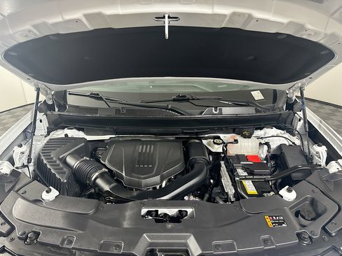 Used 2025 GMC Acadia Elevation image 36