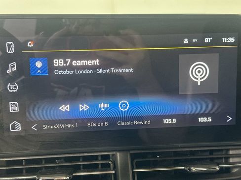 Used 2024 Chevrolet Trax RS w/ Sunroof Package FWD image 29