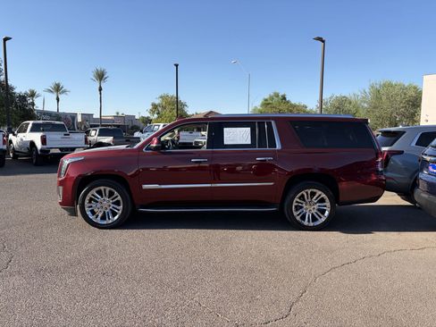 Used 2019 Cadillac Escalade ESV Luxury w/ LPO, Radiant Package AWD/4WD image 3