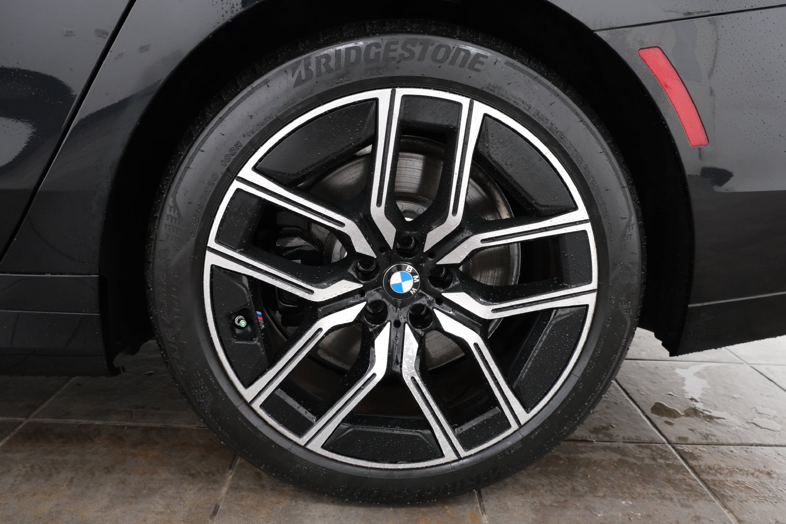 Used 2024 BMW 740i xDrive w/ Premium Package 2 AWD/4WD image 38