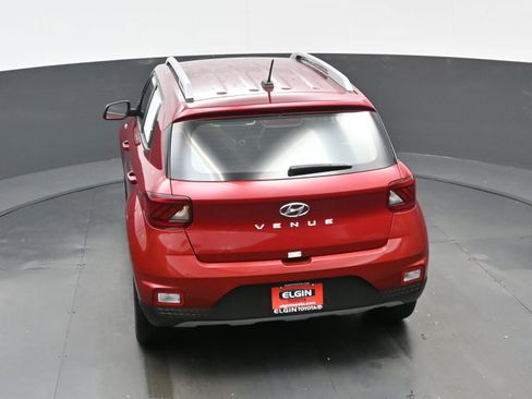 Used 2025 Hyundai Venue Limited image 40