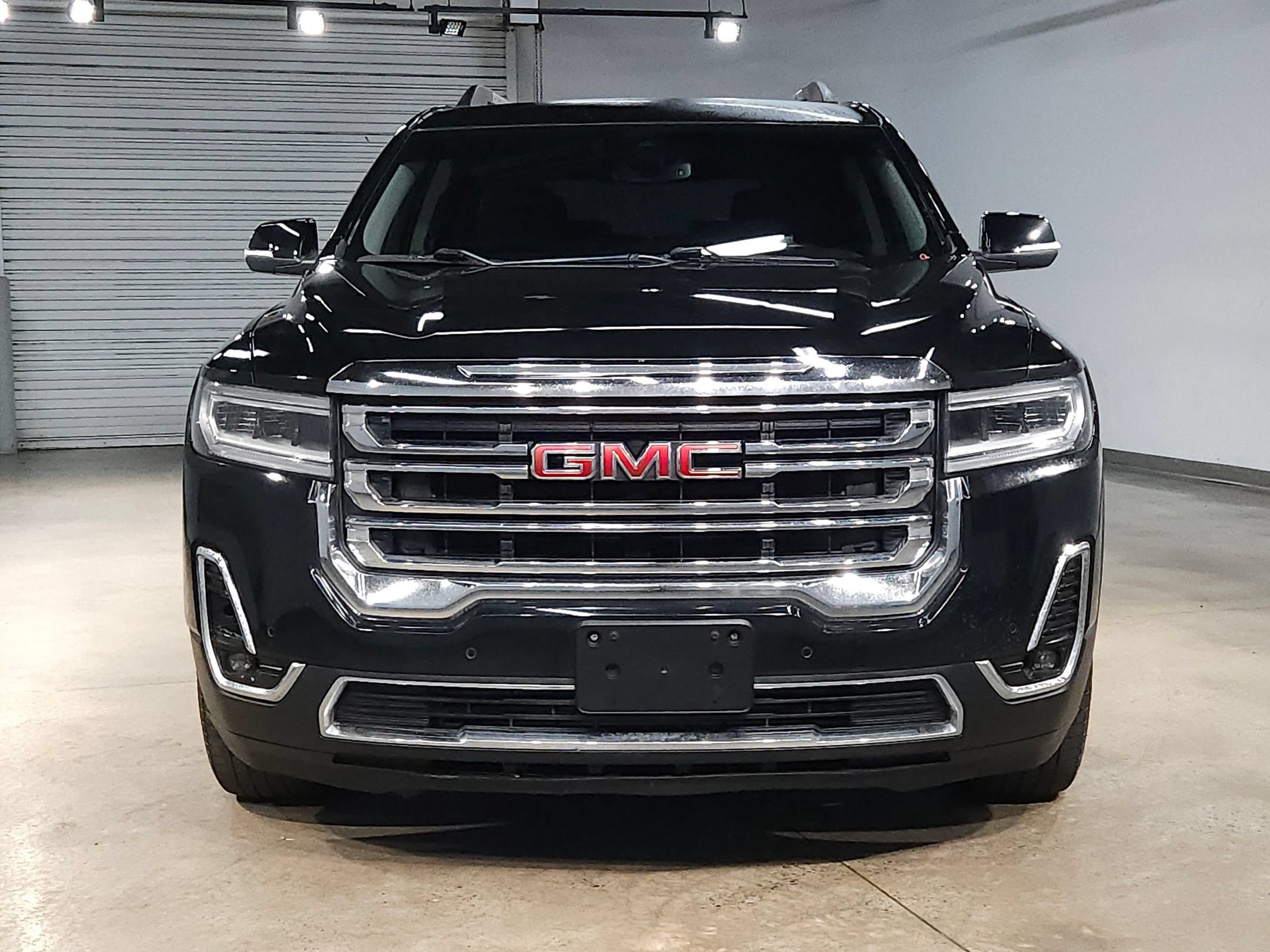 Used 2023 GMC Acadia SLT AWD/4WD image 2
