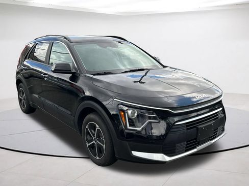 Certified 2025 Kia Niro EX FWD image 1