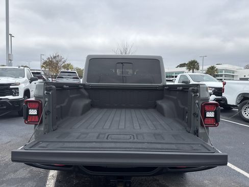 Used 2022 Jeep Gladiator Rubicon w/ LED Lighting Group image 14