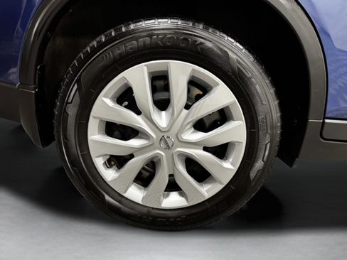 Used 2020 Nissan Rogue S FWD image 46