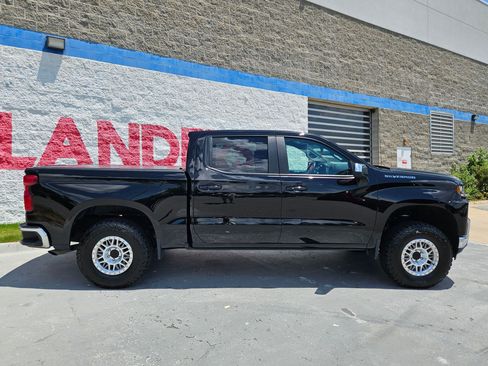 Used 2022 Chevrolet Silverado 1500 LT AWD/4WD image 8