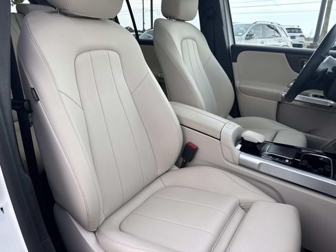 Used 2023 Mercedes-Benz GLB 250 image 15