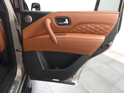 Used 2023 INFINITI QX80 Sensory w/ All-Season Package AWD/4WD image 31