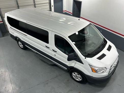 Used 2018 Ford Transit 350 XLT image 2