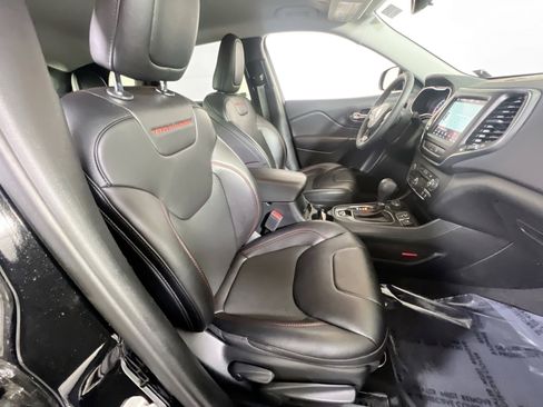 Used 2022 Jeep Cherokee Trailhawk w/ Sound & Nav Group image 27