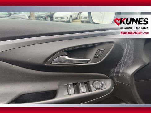 Used 2025 Buick Envista Sport Touring w/ Convenience I Package FWD image 7