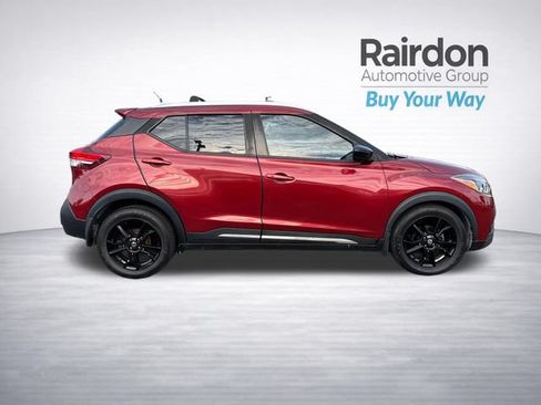 Used 2020 Nissan Kicks SR w/ SR Premium Package FWD image 8