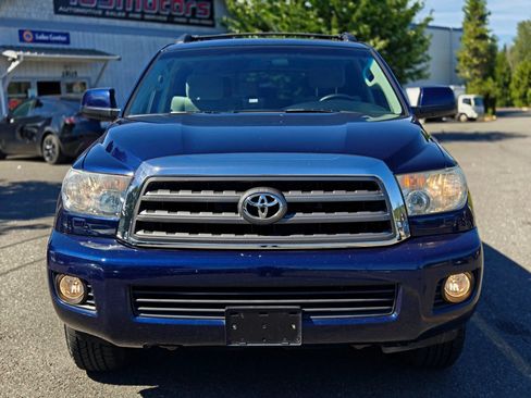 Used 2010 Toyota Sequoia SR5 AWD/4WD image 2