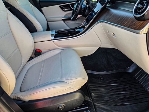 Used 2024 Mercedes-Benz GLC 300 GLC 300 image 39