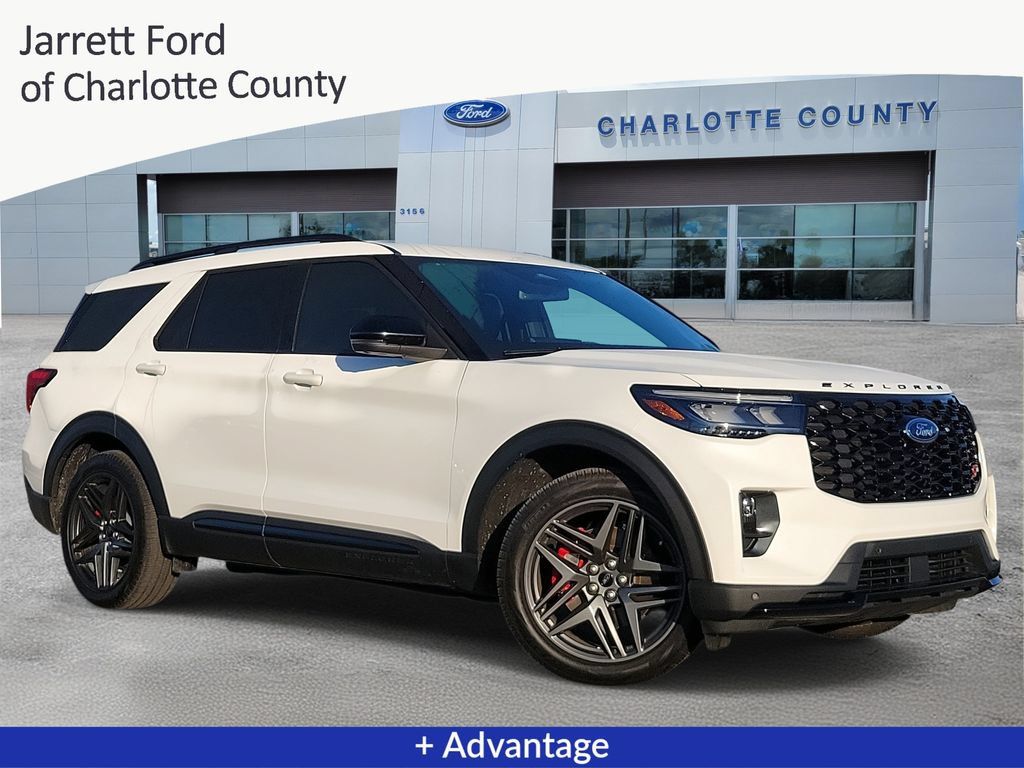 Used 2025 Ford Explorer ST AWD/4WD image 1