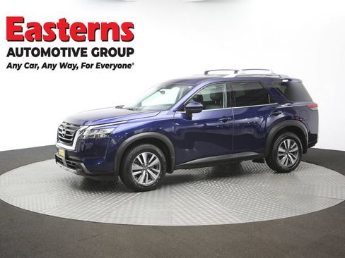 Used 2023 Nissan Pathfinder SL AWD/4WD image 58