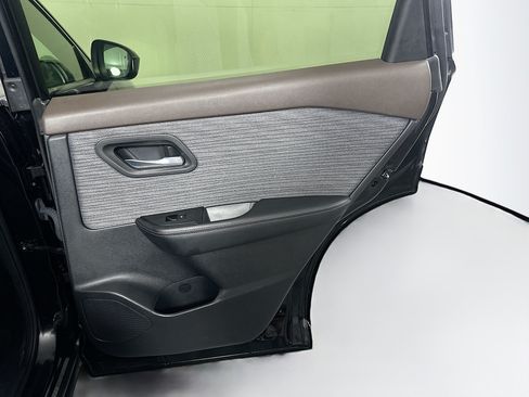 Used 2023 Nissan Rogue SV FWD image 28