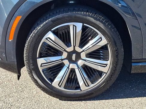 Used 2025 Cadillac Escalade IQ Luxury 2 AWD/4WD image 6