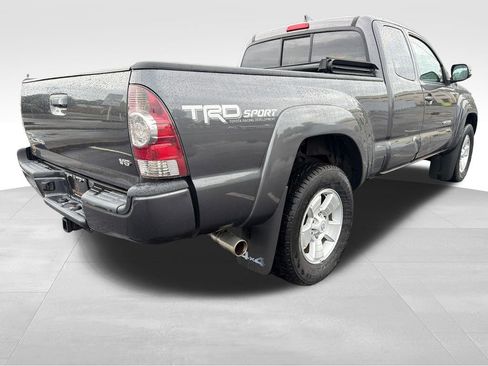 Used 2015 Toyota Tacoma 4x4 Access Cab V6 w/ TRD Sport Package image 5