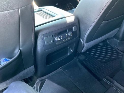 Used 2018 Chevrolet Tahoe Premier AWD/4WD image 10