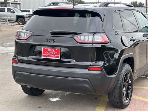 Used 2023 Jeep Cherokee Altitude Lux image 7