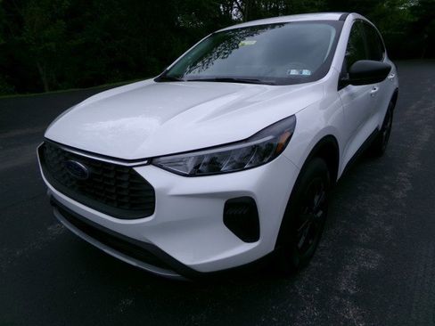 Used 2023 Ford Escape Active w/ Tech Pack #1 AWD/4WD image 4