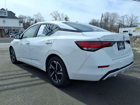 Used 2024 Nissan Sentra SV image 5
