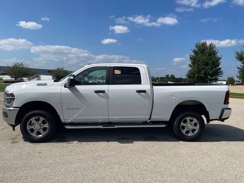 Used 2026 RAM 2500 Big Horn AWD/4WD image 4
