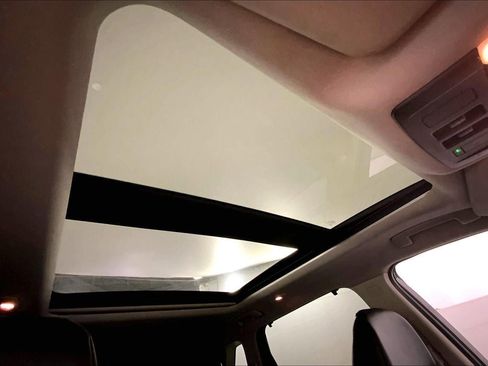 Used 2021 Nissan Rogue SV w/ Premium Package image 28