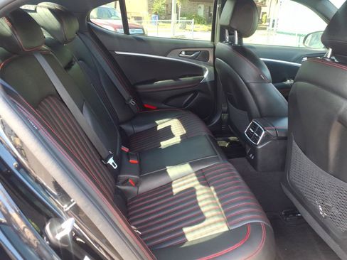 Used 2025 Genesis G70 3.3T Advanced RWD image 12