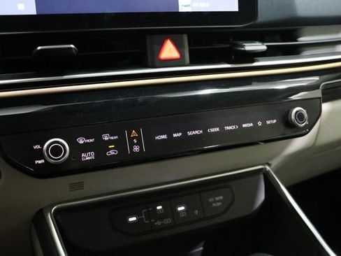 Used 2025 Kia Carnival SX Prestige FWD image 26