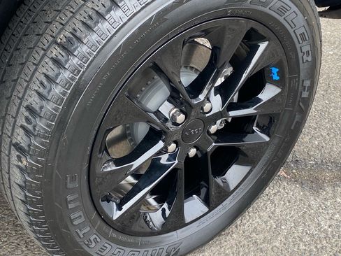 Used 2023 Jeep Wrangler Unlimited Sahara w/ Cold Weather Group image 22