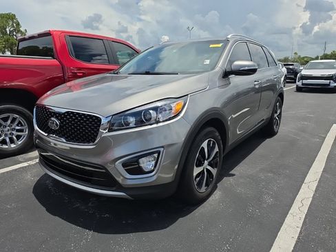 Used 2017 Kia Sorento EX FWD image 4