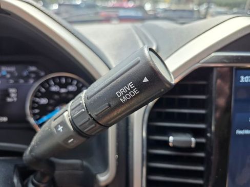 Used 2022 Ford F250 Lariat w/ Lariat Ultimate Package AWD/4WD image 32