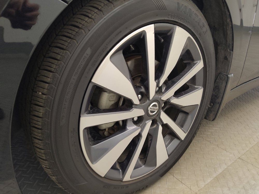 Used 2021 Nissan Sentra SV w/ SV Premium Package FWD image 31