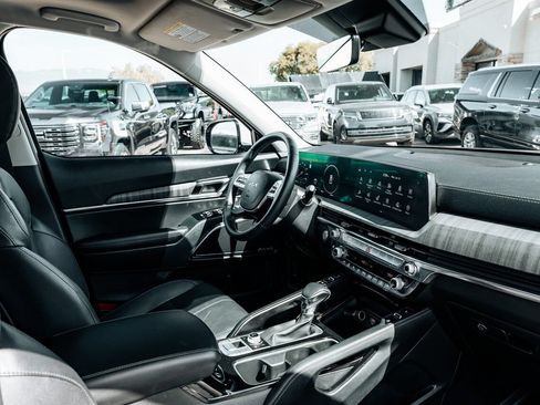 Used 2025 Kia Telluride SX w/ SX Captain's Chair Package AWD/4WD image 58