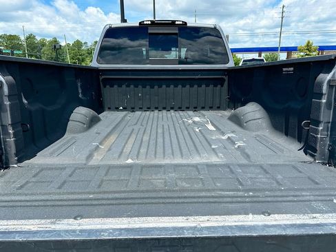 Used 2021 Nissan Titan S RWD image 16